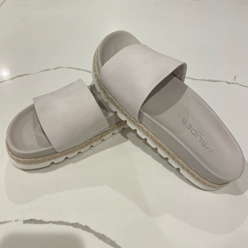 BRAND NEW J SLIDES LEATHER FLAT SLIDE. Size 7.5
